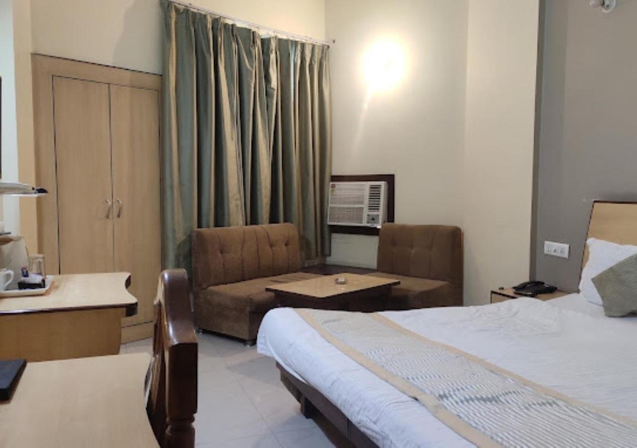 Отель The India Benares Экстерьер фото