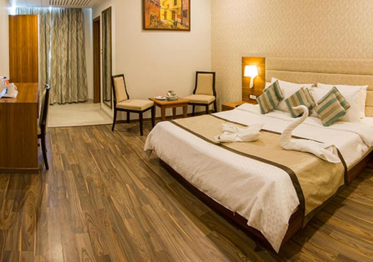 Отель The India Benares Экстерьер фото
