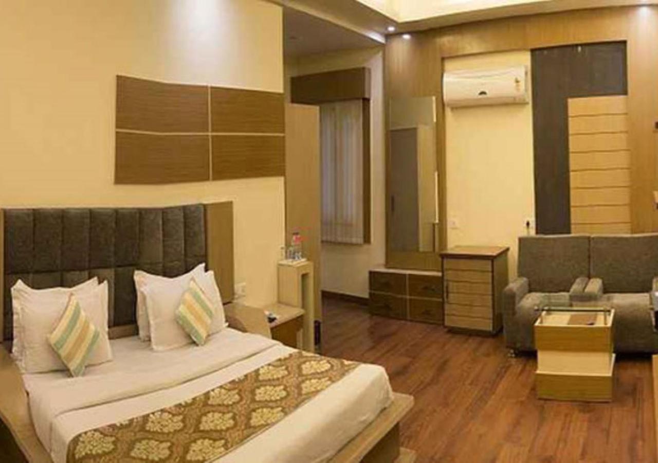 Отель The India Benares Экстерьер фото